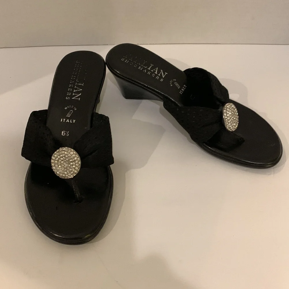 Italian Shoe Maker Thong Black Sandals With Rhinestone Accents Size 6.5. - Picture 6 of 7